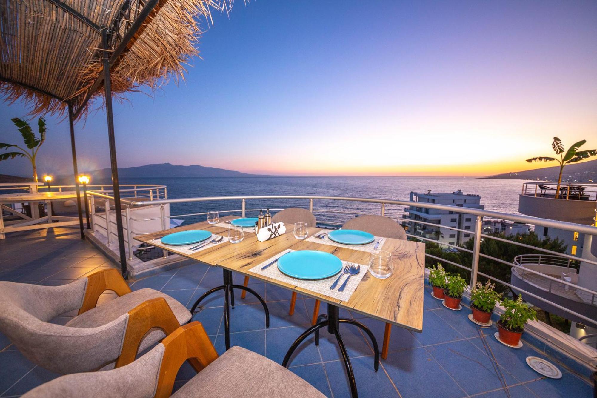 Hotel Sea Breeze Sarandë Exteriör bild